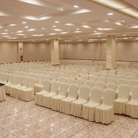 Radisson Hotel & Convention Center Toluca Buitenkant foto