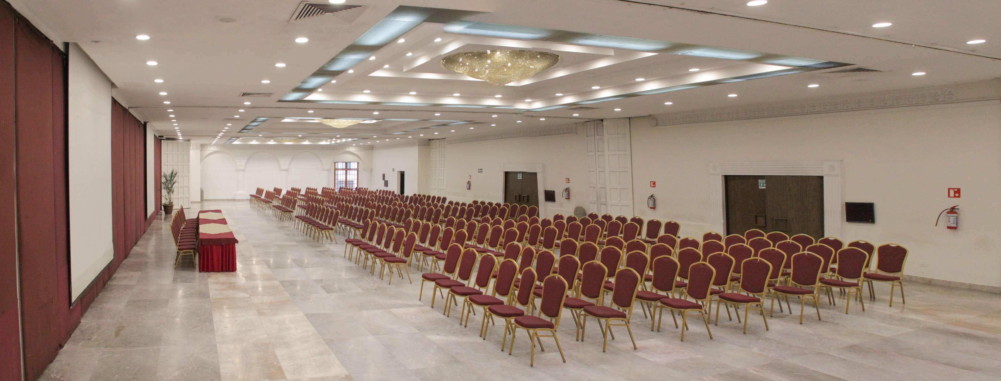 Radisson Hotel & Convention Center Toluca Buitenkant foto