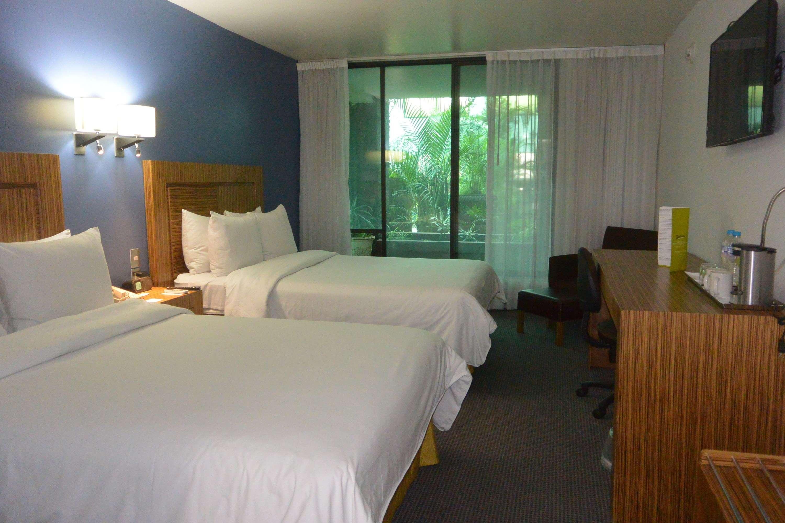 Radisson Hotel & Convention Center Toluca Buitenkant foto